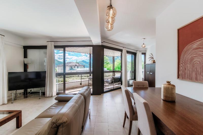 The Central Home by Quokka 360 - Next to Lido di Lugano - image 28
