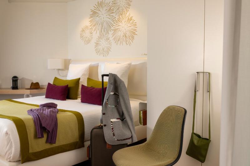 Deluxe Double Room image 4