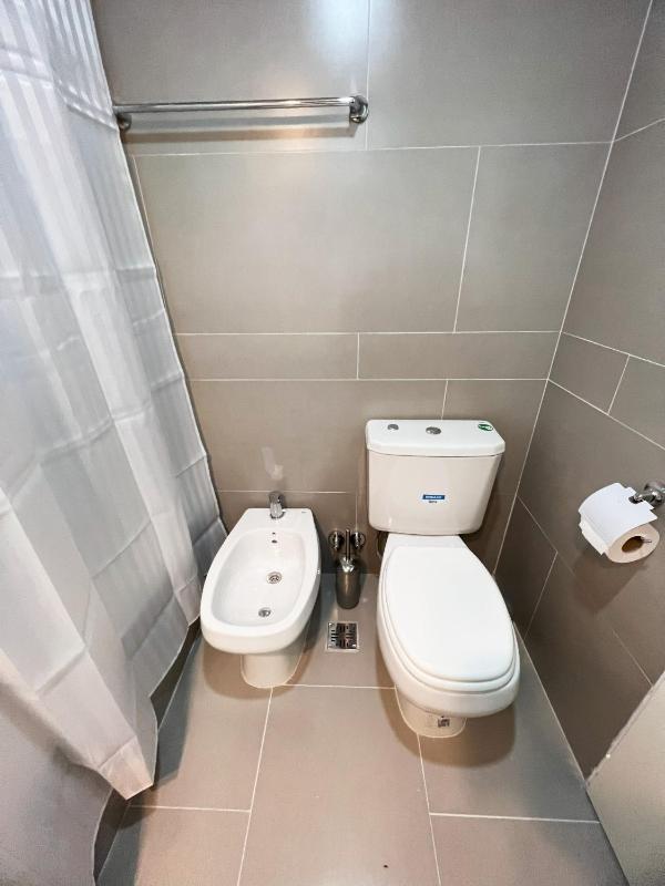 RentUp - Almagro Estudio moderno a estrenar con terraza privada del edificio y balcon A pasos de Av Corrientes y Hospital Ital - image 4
