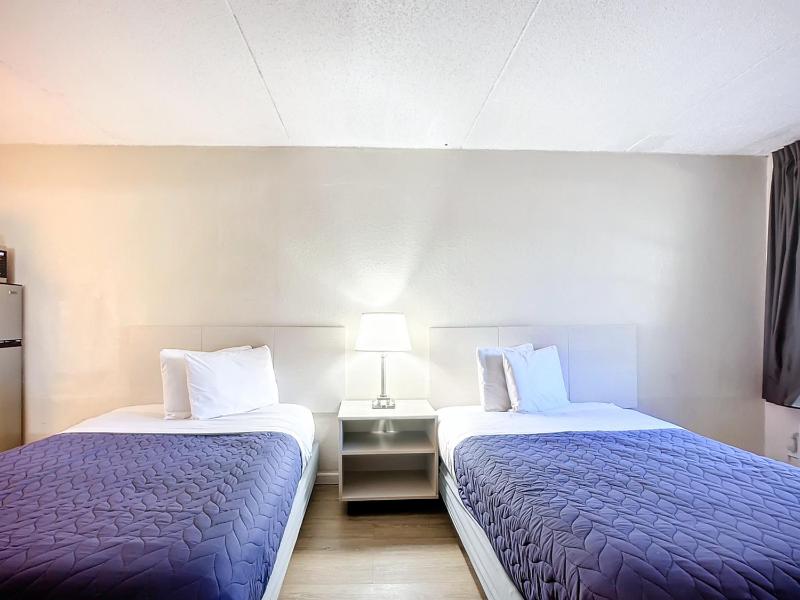 Double Room with Two Double Beds - Non-Smoking image 4
