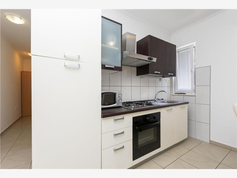 Apartment image 3