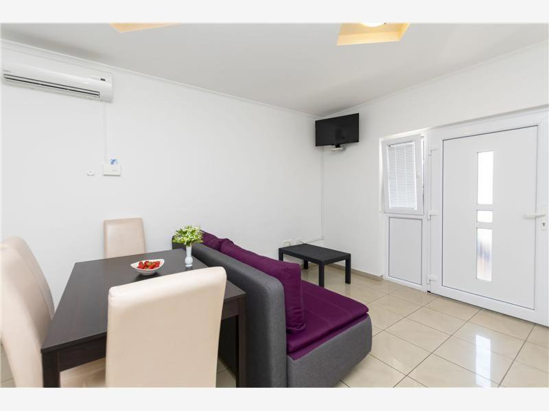 Apartment image 4