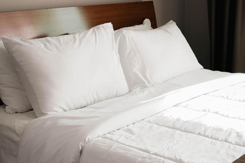 Triple Room with Balcony and Partial Sea View image 2