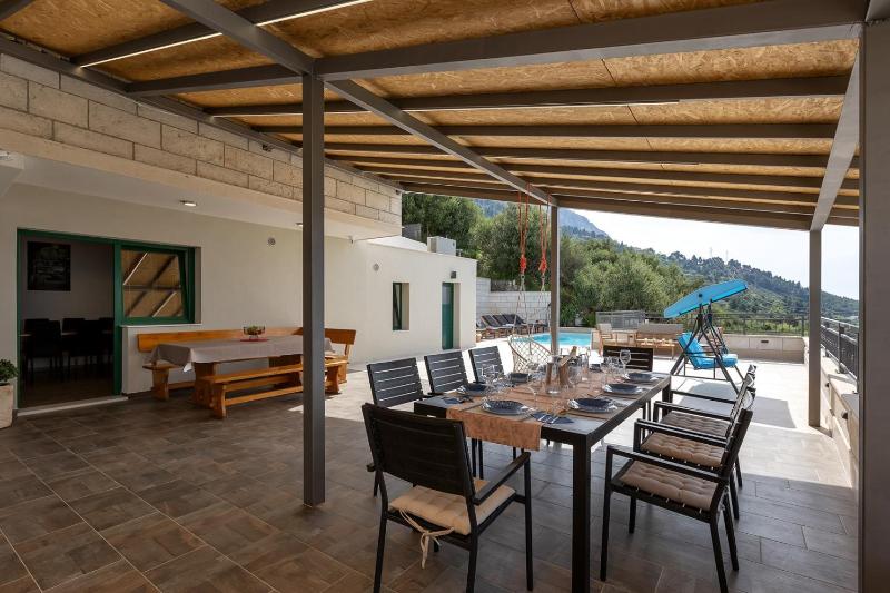 Villa Irena with heated pool and sea view - image 42