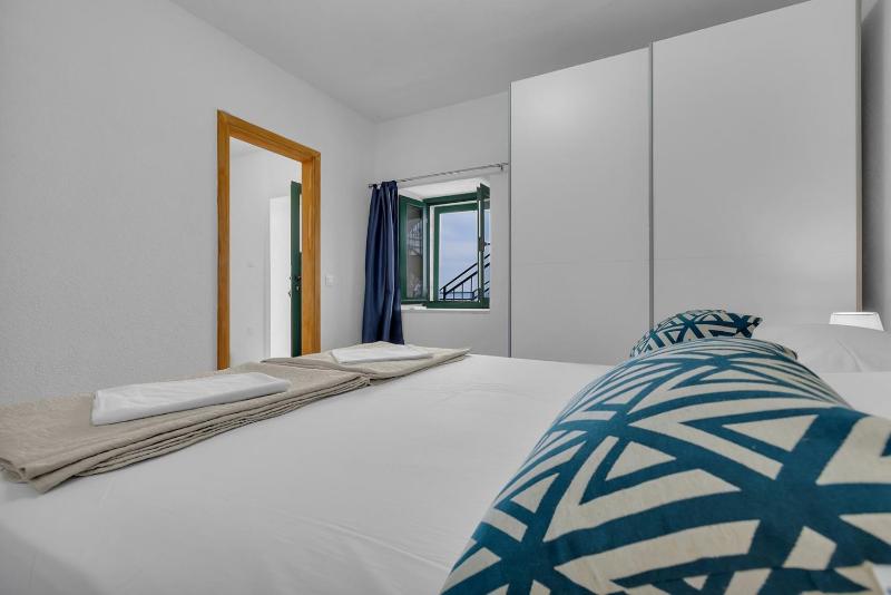 Villa Irena with heated pool and sea view - image 19