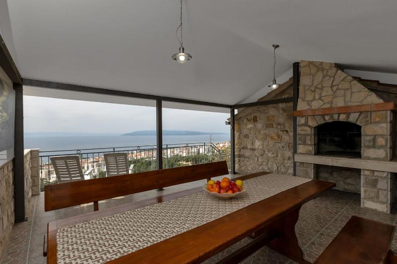 Villa Irena with heated pool and sea view - image 25