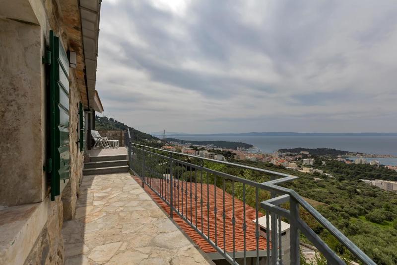 Villa Irena with heated pool and sea view - image 23