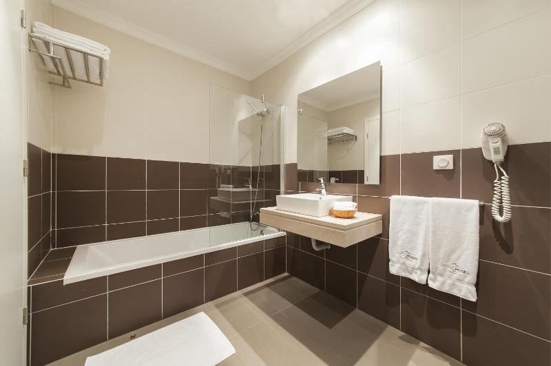 Standard Double Room image 2