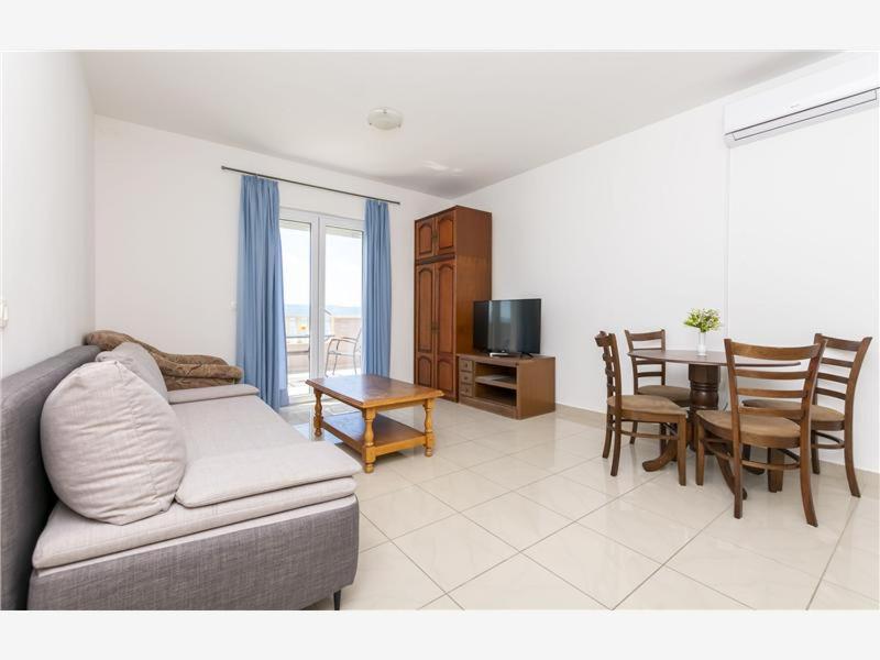 Apartment with Sea View image 4