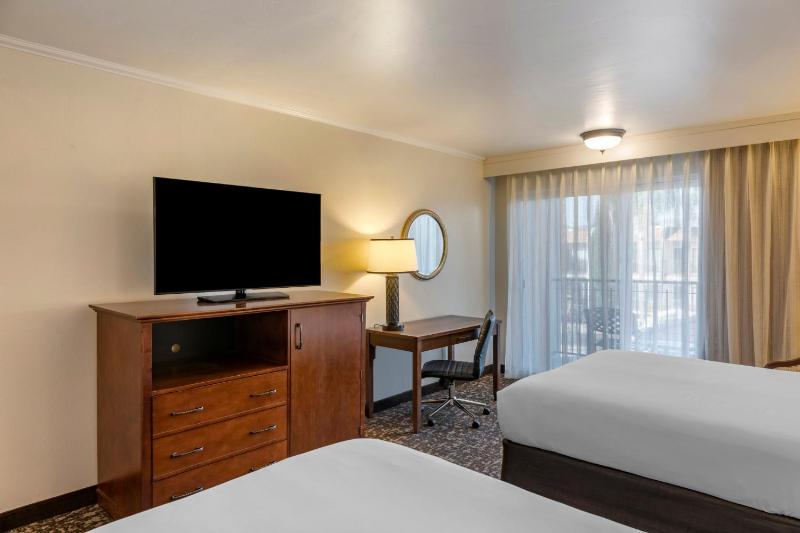 Queen Room with Two Queen Beds with Balcony & Pool View image 2