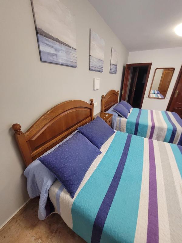 Quadruple Room with Private Bathroom image 3