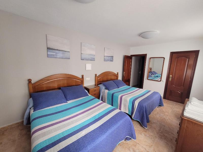 Quadruple Room with Private Bathroom image 4