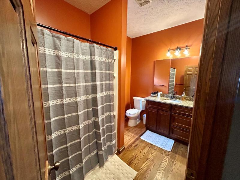 Deluxe Queen Room image 2