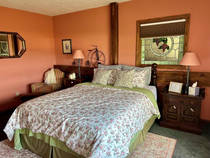Queen Room image 1