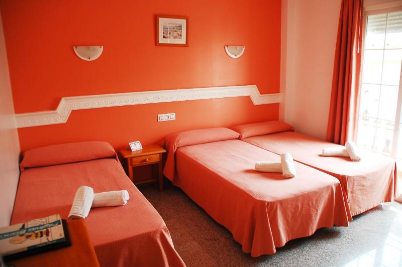 Triple Room image 3
