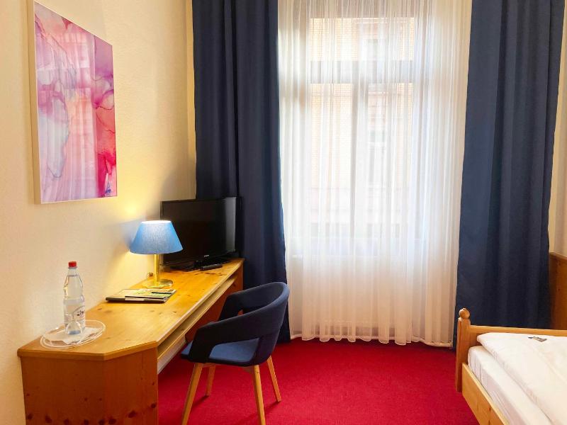 Single Room image 1