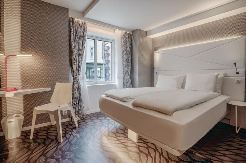 Standard Double Room image 4