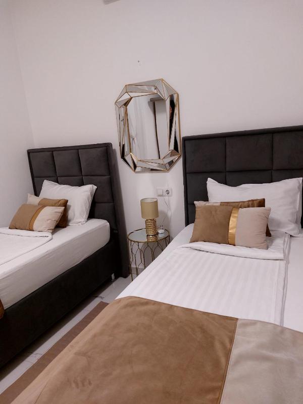 River Luxury House - image 10