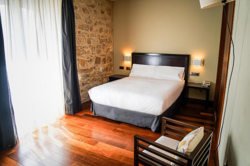 Double Room image 4