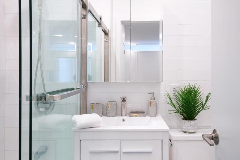 444-2C Newly renovated 1BR in Hell's Kitchen - image 6