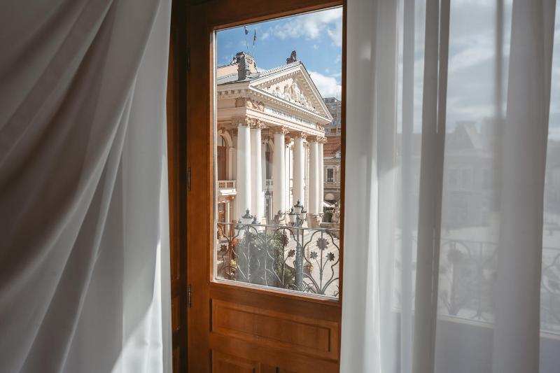 Deluxe Double Room with Balcony image 1
