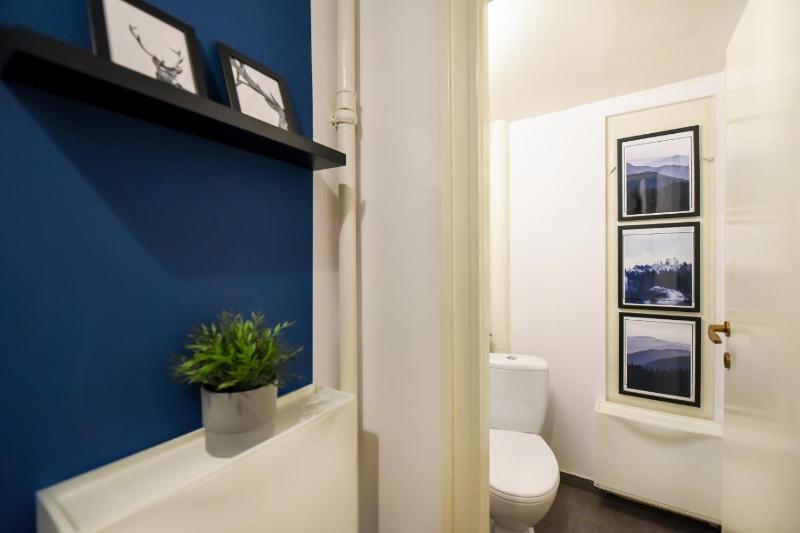 Chic Studio near Universitate Square - Your Ideal Stay in Bucharest - image 13