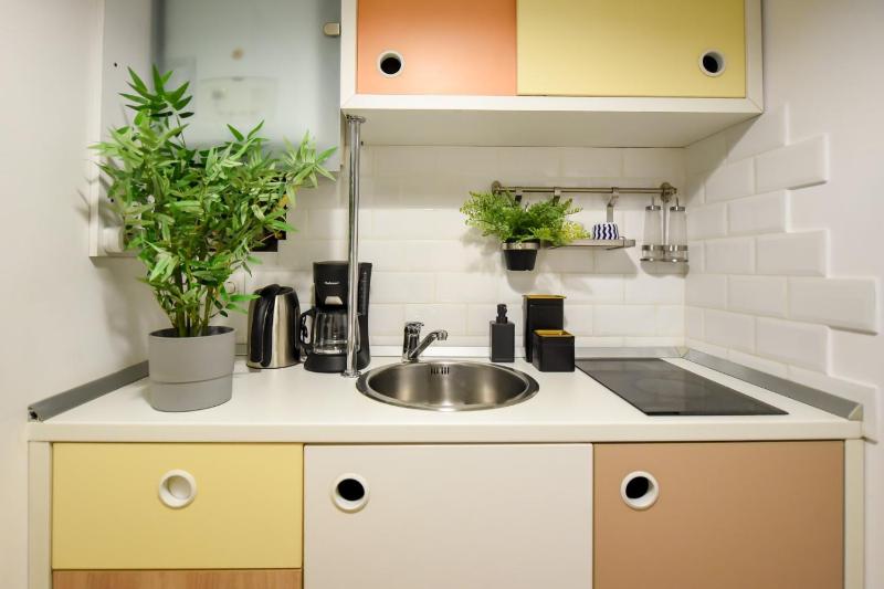 Chic Studio near Universitate Square - Your Ideal Stay in Bucharest - image 4