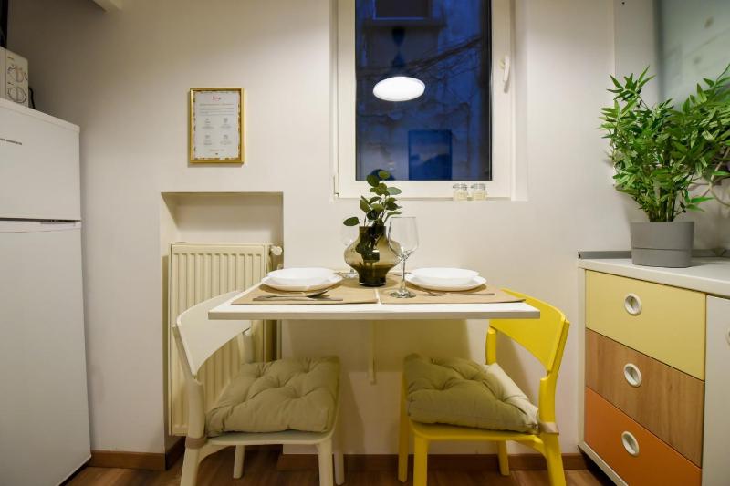 Chic Studio near Universitate Square - Your Ideal Stay in Bucharest - image 15
