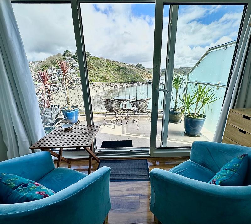 Helford Room, Deluxe Double, Balcony image 3