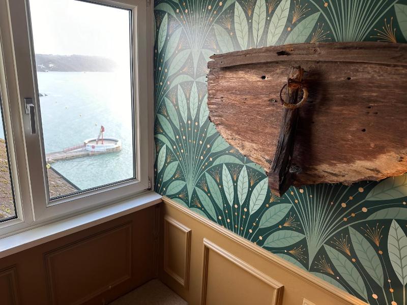 West Looe Room Standard triple, roadside parking image 2