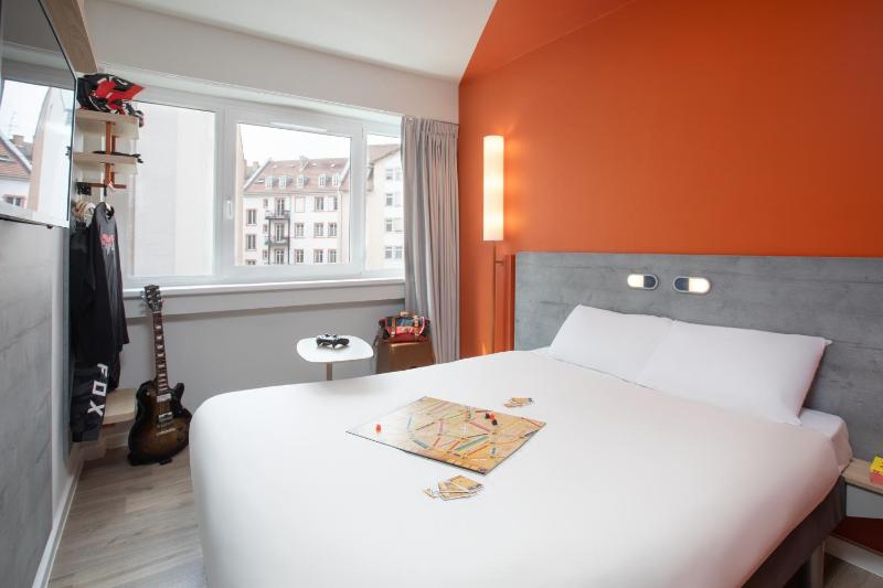 Standard Room for people with reduced mobility with One Double Bed image 4