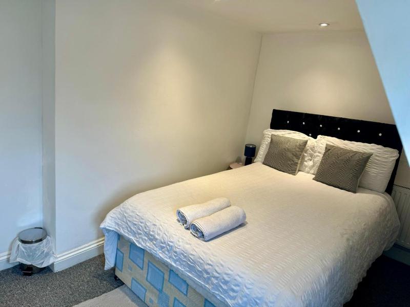 Comfortable City Centre Room - image 3