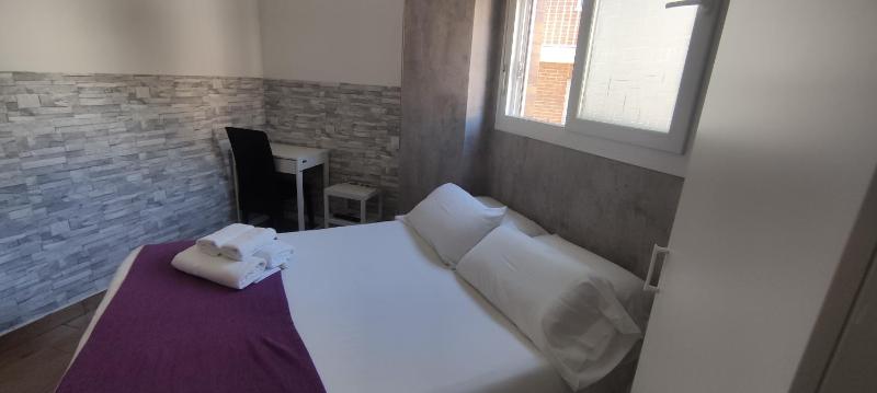 Budget Double Room image 3