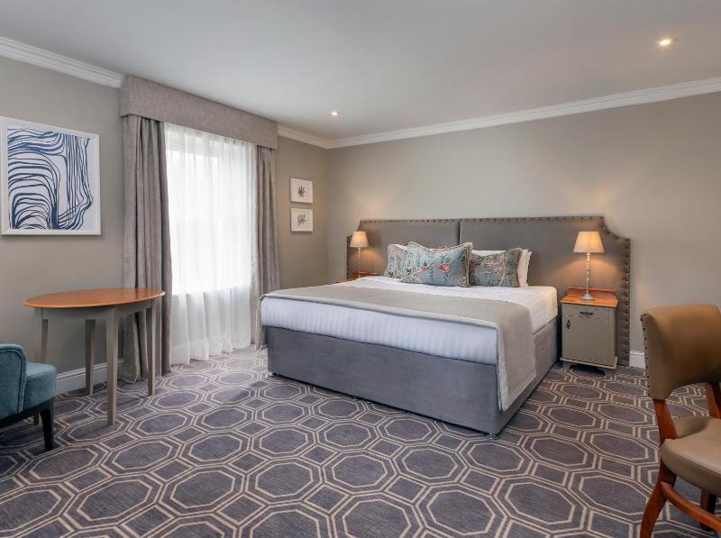 Standard Double Room image 3
