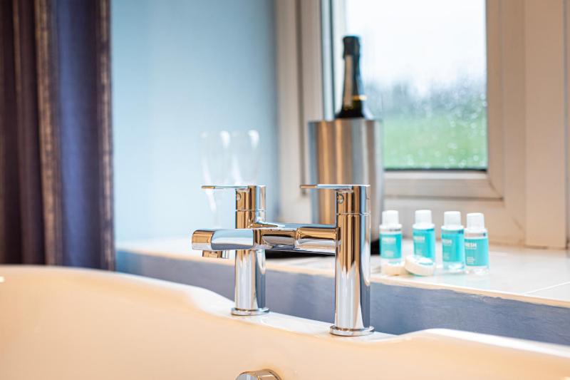 Executive Suite image 2