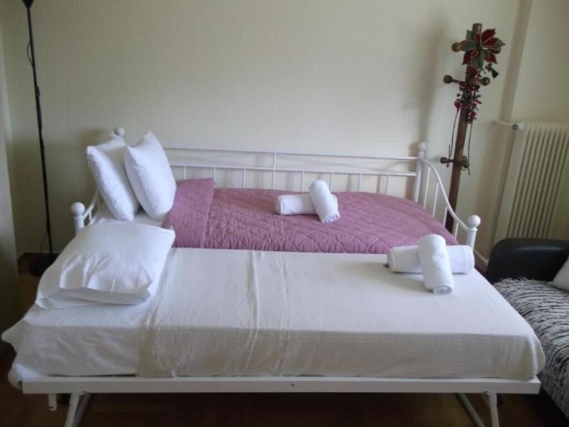 Gazi apartment with Acropolis views - image 15