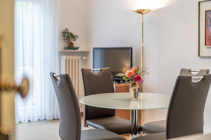 One-Bedroom Apartment image 4