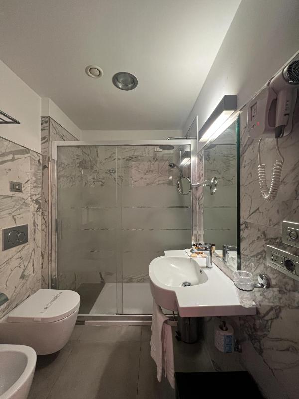 Classic Double or Twin Room image 1