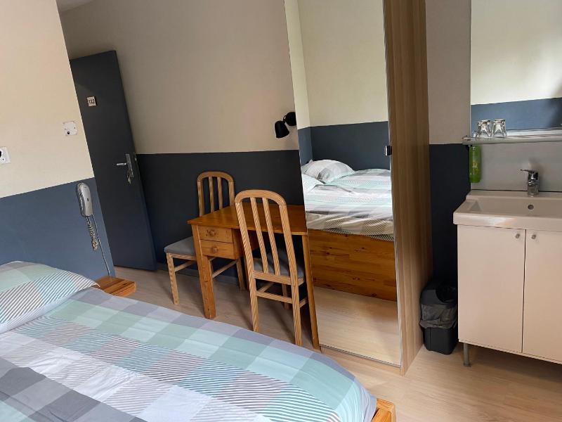 Single Room image 3