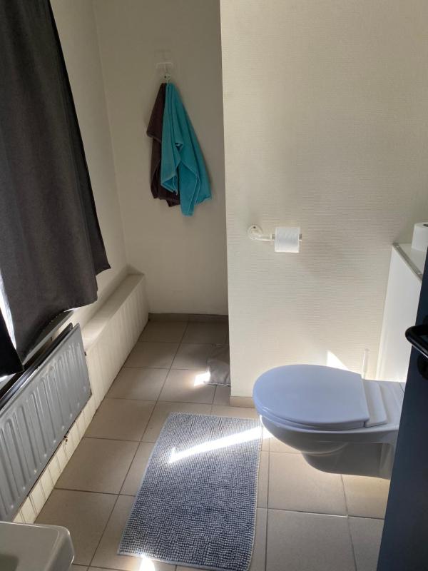 Twin Room image 3
