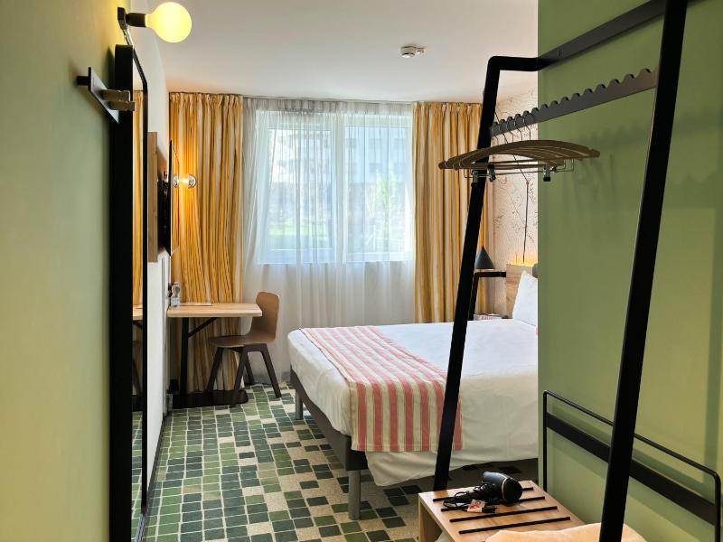 Double Room image 3