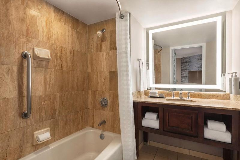 King Room image 2