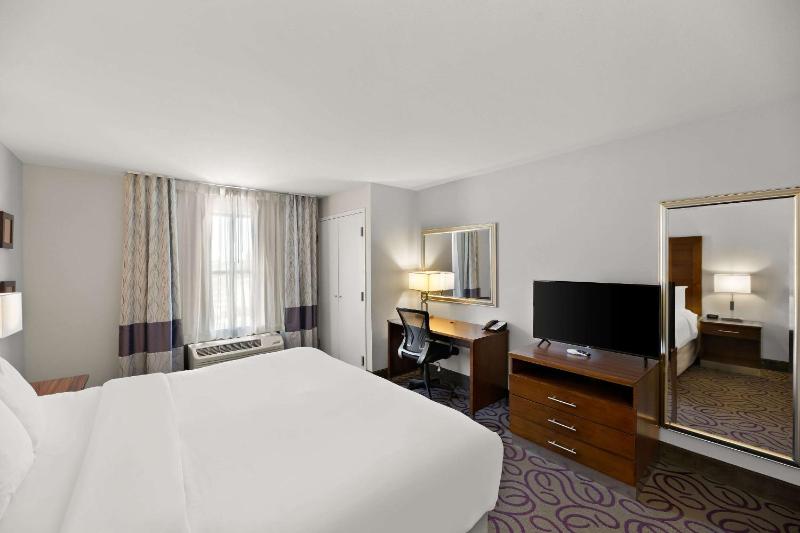 King Room - Disability Access/Non-Smoking image 3
