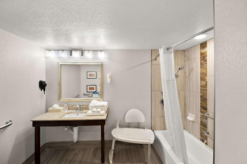King Room - Disability Access/Non-Smoking image 2