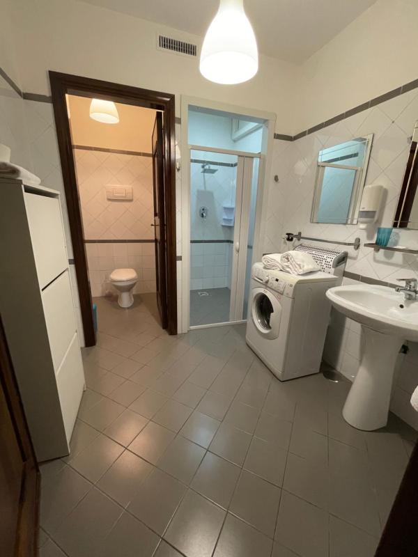 Dante Rooms - image 16