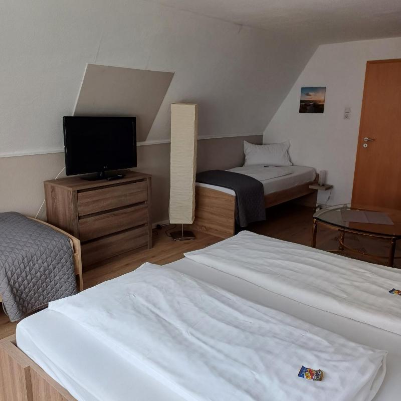 Basic Triple Room (Annex) image 4