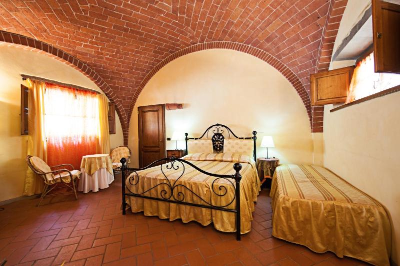 Triple Room image 4