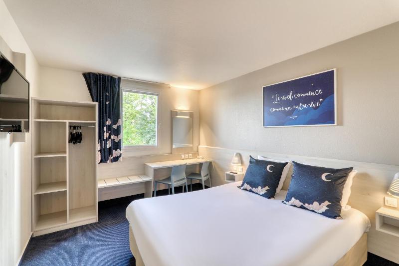 Double Room image 1