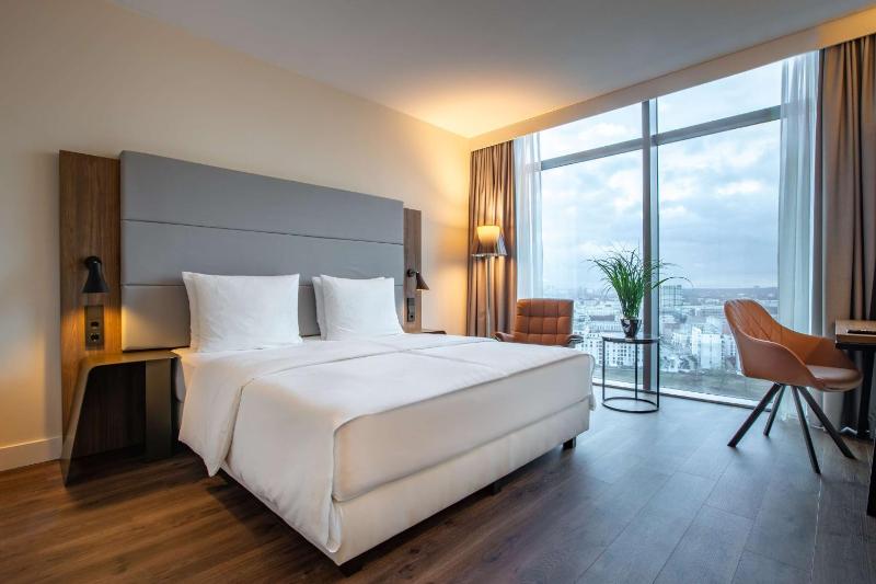 Premium Room - High Floor image 3