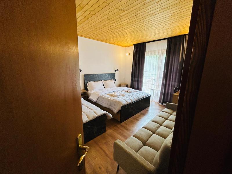 Quadruple Room with Balcony image 1